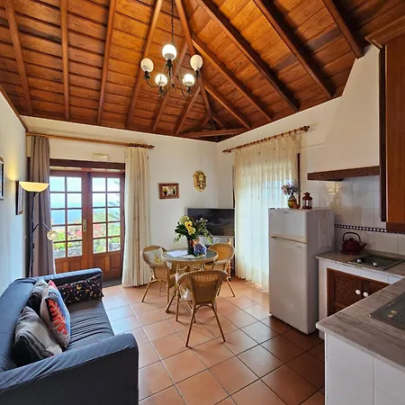 Corral De Payo Casita Blanca Holiday home *